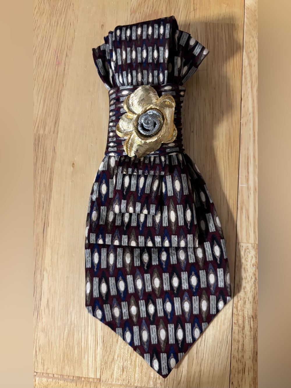 Patterned Silk Tie with Gold Flower Pin - Navy & Burgundy